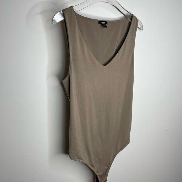 Express Body Contour‎ Vneck Bodysuit Blush Beige Tan S Small Tank Silky - Picture 6 of 7